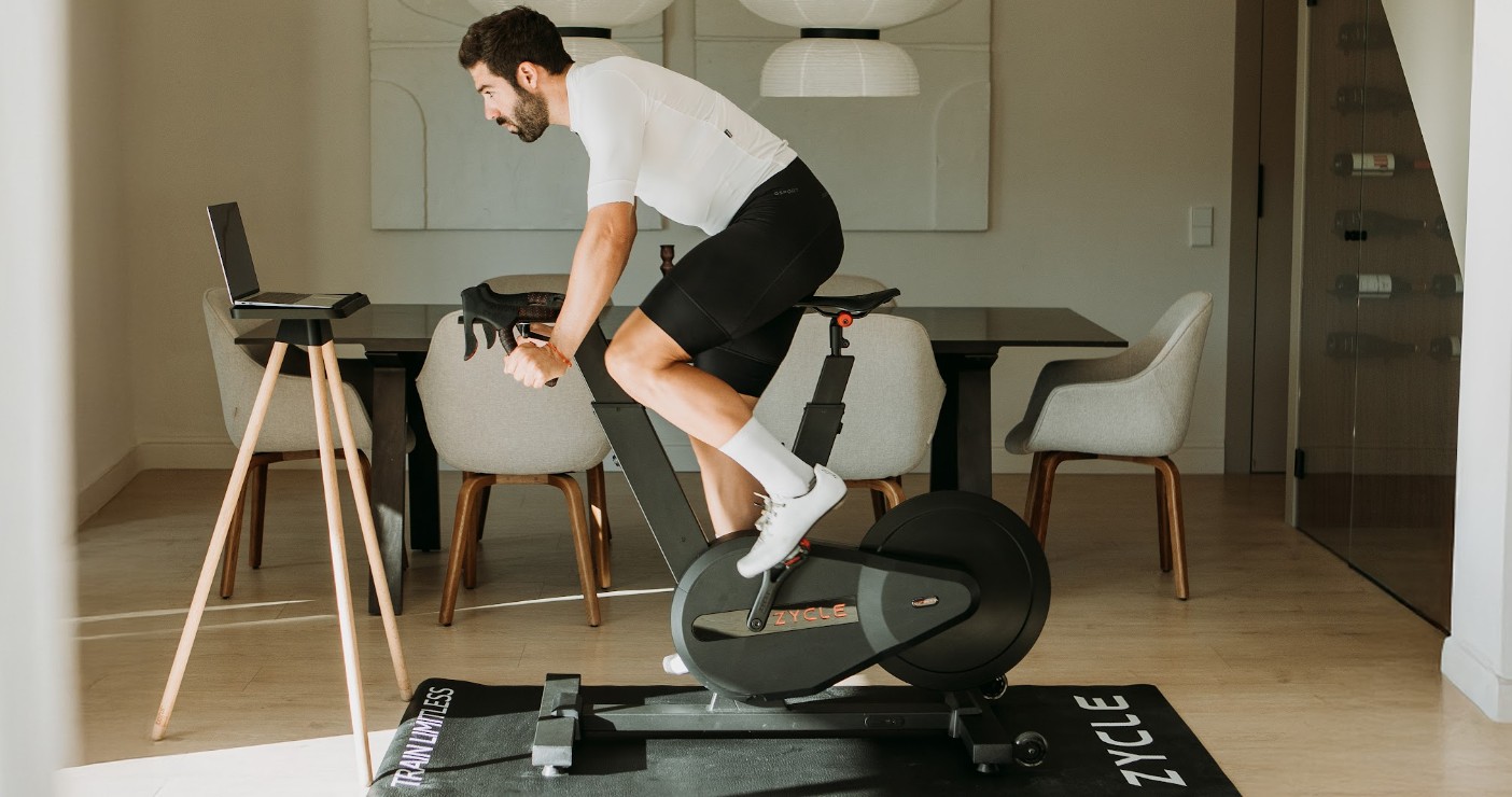 Cómo reducir vibraciones y ruidos de una bici indoor para no molestar a los vecinos